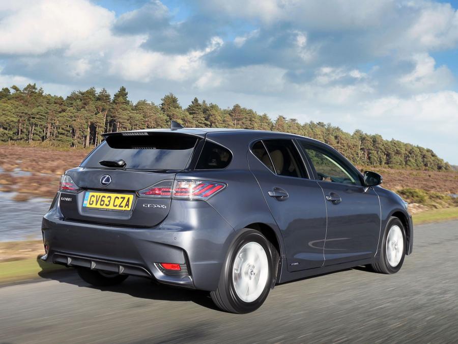  Lexus CT200h 2014 года  (UK) (фото 18 из 19)